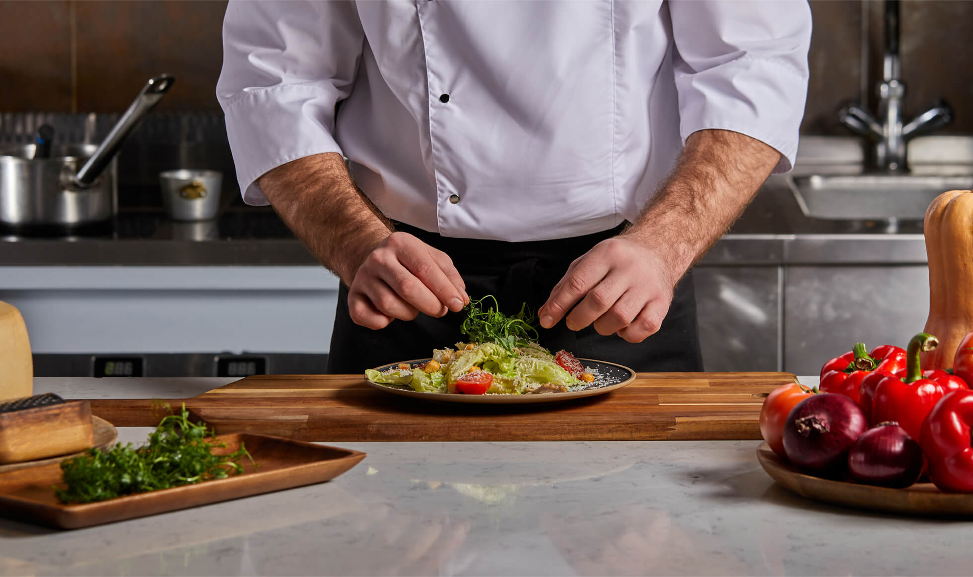 Koch bei Zubereitung